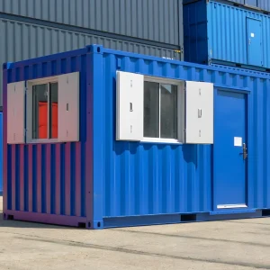 Container-Bureau-20-Pieds-avec-Cuisine-et-Toilettes-2-300x300